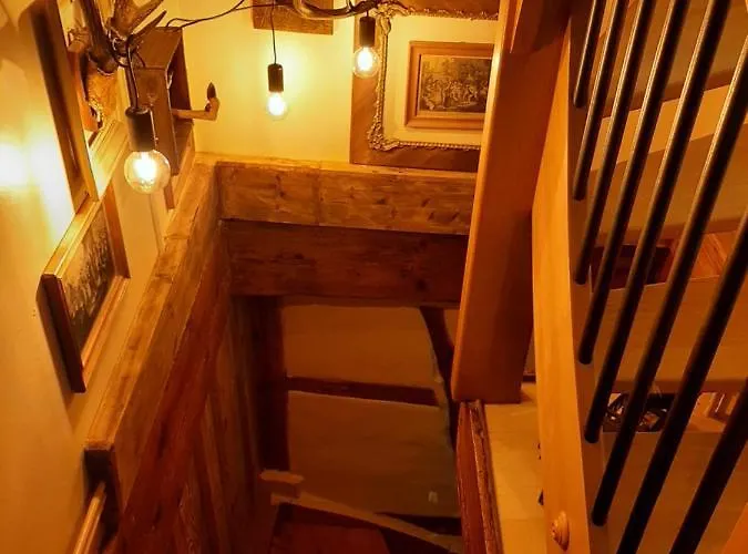 Maison Au Tonnelier